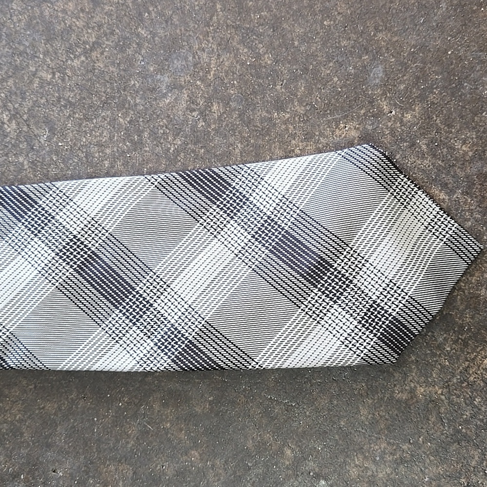 John Varvatos tie
